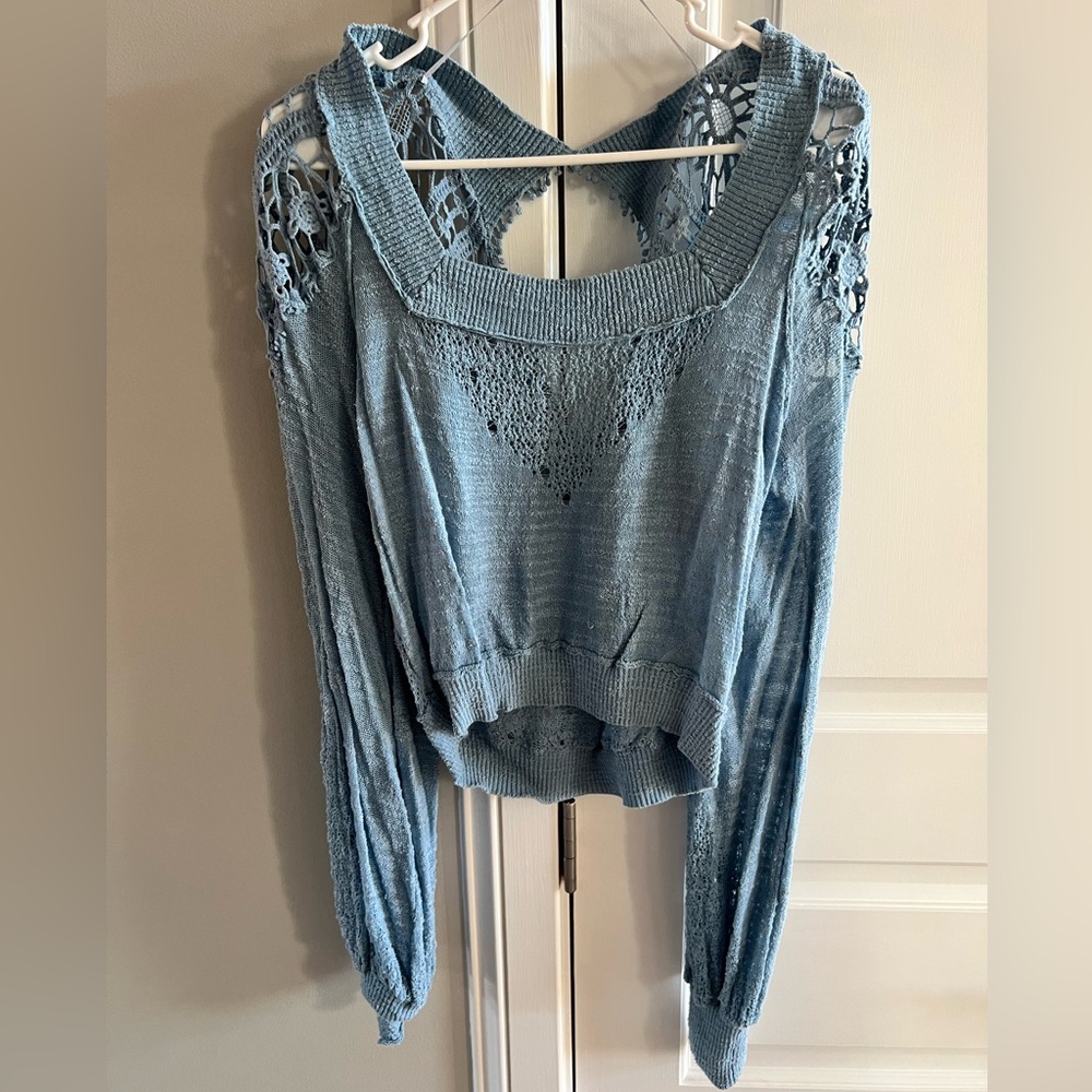 Free People Cropped Long Sleeve Sweater- Gently Used Medium